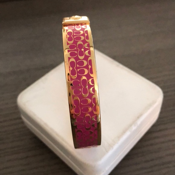 💥🆕Coach Gold Bangle🆕💥 - Picture 5 of 5